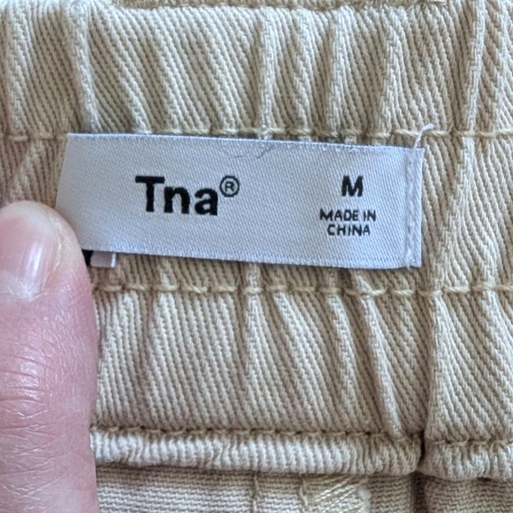 Aritzia TNA Cargo Unbelted 3" Short High-waisted Cargo Shorts Flax Beige Women M - Picture 10 of 11